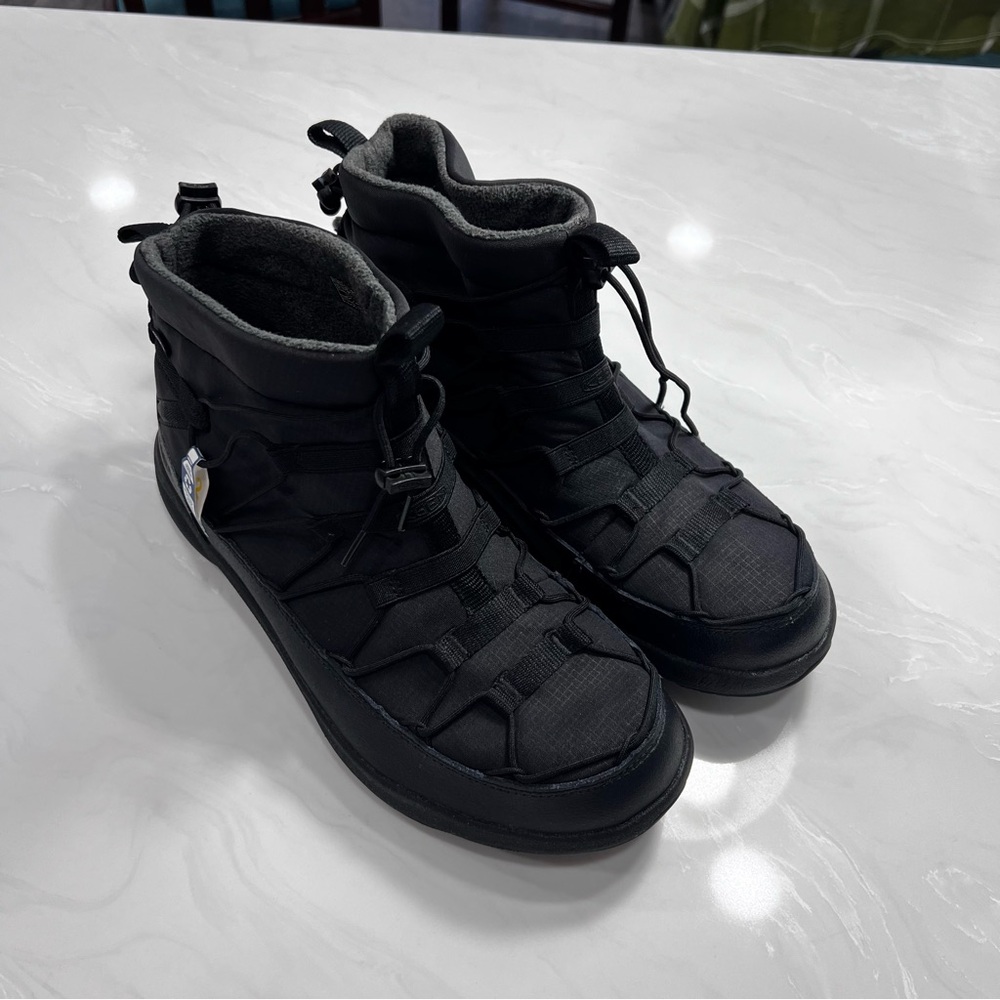 KEEN Men's Uneek SNK Waterproof Winter Chukka Boots SIZE 11 Comfort Lightweight